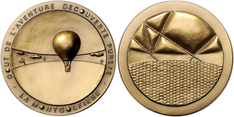Medaillen und Abzeichen auf Luft- u. Raumfahrt. 
Bronzegussmed. o.J. (um 1980),...