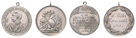 Schützenmedaillen. 
Eberswalde. Zwei Med. mit Orig.-Henkel: 1888, Zink vernick., unsign., auf 300 Jahre Schützengilde, uniform. Brb. Wilhelms II./Sch...