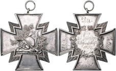 Schützenmedaillen. 
Freienwalde/Oder. Silbernes Schützenkreuz mit Orig.-Henkel u. Ring, unsign., mit Widmungsgravur der Schützengilde "Für 25-jährige...