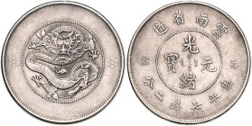 China-Republik. 
50 Cents o.J. (1911-15), Drache mit zwei Ringen unter der Perle, und 1 Dollar o.J. (1920-22), Drache mit vier Ringen unter der Perle...