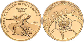Polen. 
Dritte Republik seit 1989. 100 Zl. 2006, GOLD (8,0 g 900 f.), Fußball-WM 2006 in Deutschland. Par.&nbsp;1021, Fi.&nbsp;KZ(100)&nbsp;024. mehr...