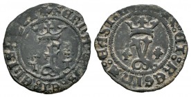 Fernando e Isabel (1474-1504). Blanca. Toledo. (Cal-674). Ae. 1,32 g. Dos T con cruz de puntos en el anverso y lises en el reverso. MBC. Est...20,00.