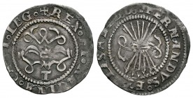Fernando e Isabel (1474-1504). 1/2 real. Toledo. (Cal-494). Ag. 1,65 g. Con T superada de M en anverso. Pátina. MBC+. Est...80,00.