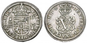 Felipe V (1700-1746). 2 reales. 1708. Segovia. Y. (Cal-1381). Ag. 5,49 g. Palma izquierda sobre derecha. Raya bajo el valor. MBC+. Est...65,00.