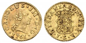 Carlos III (1759-1788). 1/2 escudo . 1761. Sevilla. JV. (Cal-785). Au. 1,74 g. EBC-. Est...180,00.