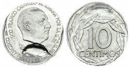 Estado español (1936-1975). 10 céntimos. 1959. Madrid. (Cal-132 variante). Al. 0,75 g. Doble acuñación. SC. Est...90,00.