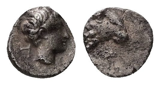 Caria, Kasolaba. AR Hemiobol, 0.38 g. - 7.65 mm. 4th century BC.
Obv.: Young mal...