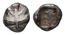 Caria, Rhodes. Kamiros. AR Hemiobol, 0.54 g. - 7.16 mm. Circa 500-460 BC.
Obv.: Fig leaf, seen from above.
Rev.: Incuse square punch.
Ref.: SNG Keckma...