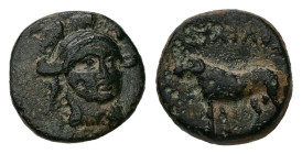 Ionia, Klazomenai. AE, 1.38 g. - 11.27 mm. Circa 386-301 BC. Archilox, magistrate.
Obv.: Head of Athena facing, slightly right, wearing laureate and t...