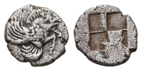 Ionia, Klazomenai. AR Diobol, 1.01 g. 10.55 mm. Circa 480-400 BC.
Obv.: Forepart of winged boar right.
Rev.: Quadripartite incuse square.
Ref.: SNG vo...