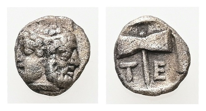 Troas, Tenedos. AR Hemiobol, 0.56 g. - 8.22 mm. Circa 450-387 BC.
Obv.: Janiform...