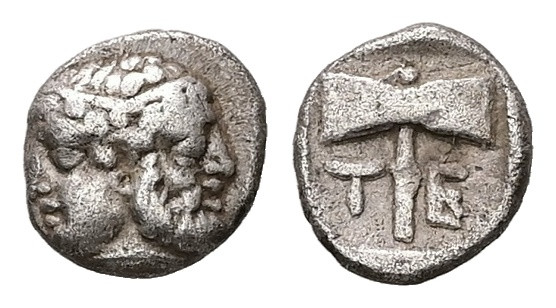 Troas, Tenedos. AR Obol, 0.55 g. - 8.51 mm. Late 5th-early 4th centuries BC.
Obv...