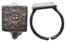 ANCIENT ROMAN BONZE RING.(3rd–4th centuries).AE

Weight: 5,2 gr
Diameter: 20,5 mm