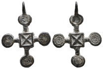 BYZANTINE EMPIRE.BRONZE CROSS .(8th-10th century).Ae.

Weight: 2,5 gr
Diameter: 27,8 mm