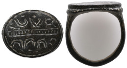 ANCIENT ROMAN BRONZE RING.(3rd–4th centuries).AE

Weight: 9,7 gr
Diameter: 24,3 mm