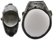 ANCIENT ROMAN BRONZE RING.(3rd–4th centuries).AE

Weight: 9,9 gr
Diameter: 28,8 mm