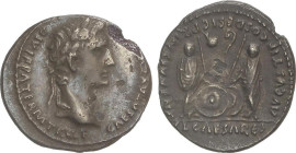 ROMAN COINS: ROMAN EMPIRE
Denario. 7-6 a.C. AUGUSTO. Anv.: CAESAR AVGVSTVS DIVI F. PATER PATRIAE. Cabeza laureada de Augusto a derecha. Rev.: C. L. C...