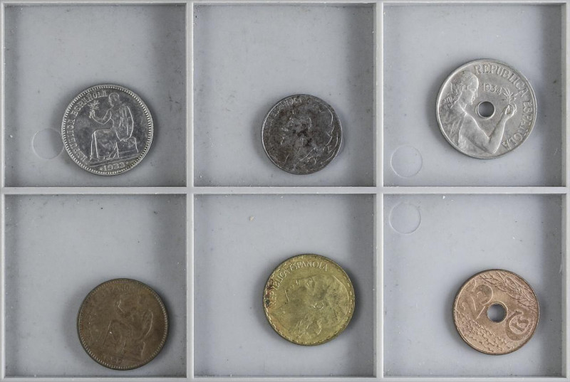 PESETA SYSTEM: II REPUBLIC
Lote 6 monedas 5 Céntimos a 1 Peseta. 1933 a 1938. A...
