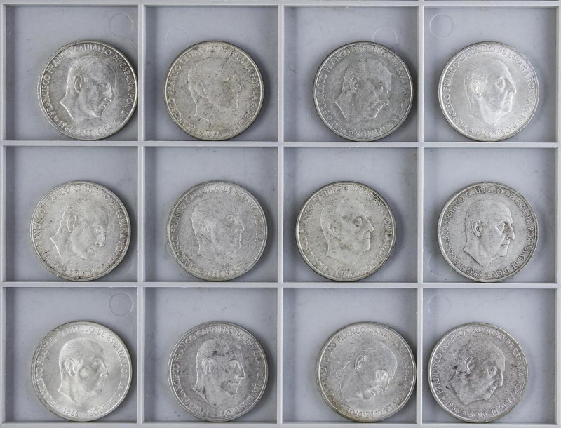 PESETA SYSTEM: ESTADO ESPAÑOL
Lote 30 monedas 100 Pesetas. 1966 (*66, 67, 68). ...