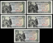 SPANISH BANK NOTES: ESTADO ESPAÑOL
Lote 5 billetes 5 Pesetas. 15 Junio 1945. Capitulaciones de Santa Fe. Serie B (2) y Serie H trío correlativo. Ed-4...