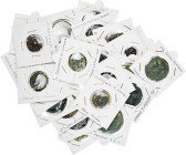 Lote de 24 bronces clasificados de la República Romana, módulos distintos. A examinar. MC/MBC-.