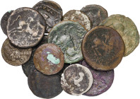 Lote de 11 bronces de distintas cecas del Norte de la Península, incluye 3 denarios (dos forrados). Total 14 monedas. A examinar. RC/MBC.