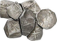 2, 4 (dos) y 8 (cuatro) reales. Lote de 7 monedas macuquinas, sin datos vsibles. A examinar. BC/BC+.