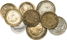 Franco y Juan Carlos I. 1 (cinco), 2,50, 5 (dos) y 10 pesetas. Lote de 9 monedas con errores de acuñación. MBC-/MBC+.