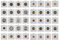 Juan Carlos I y Felipe VI. Lote de 2 álbums con 387 monedas, todas diferentes. A examinar. EBC/S/C.