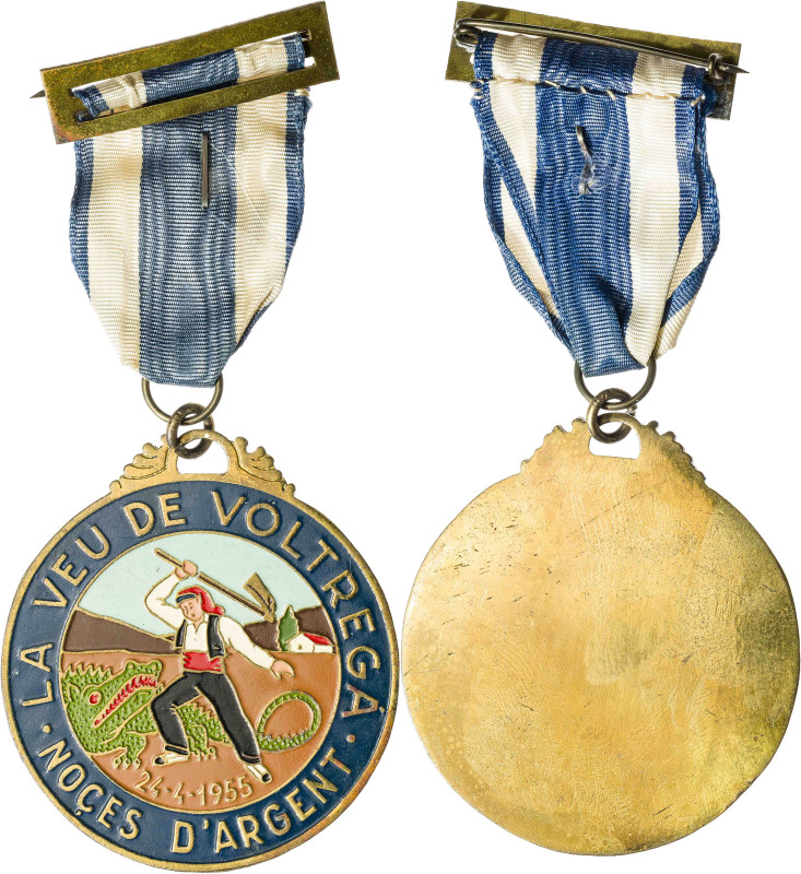 1955. Voltregà. Cor "La Veu de Voltregà". Medalla policromada, con anilla, cinta...