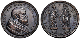 Sisto V (1585-1590) Medaglia coniata 1587 An. III Sistemazione delle statue di San Pietro e San Paolo sopra le colonne di Traiano e Marco Aurelio - Op...