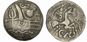 France - Ambiens - Denier scyphate à l'hippocampe (60-50 av. J.-C.)
A/ Tête casquée et stylisée à droite. 
R/ Cheval galopant à droite, la crinière ...
