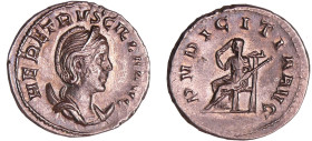 Etruscille - Antoninien (250-251, Rome) - La Pudeur
A/ HER ETRVSCILLA AVG Buste diadémé et drapé à droite. 
R/ PVDICITIA AVG. La Pudeur debout à gau...