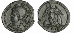 Constantin 1er - Nummus (330-333, Trèves) - La Victoire
A/ CONSTANTINOPOLIS. Buste casqué de femme tenant un sceptre. 
R/ sans légende. // TR•P La V...