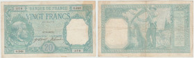 France - 20 francs 'Bayard" Type 1916
Très nombreux trous d'épingles, 2 plis, traces de plis salis, sali sur le bord droit pas de déchirure.
TB
Fay...