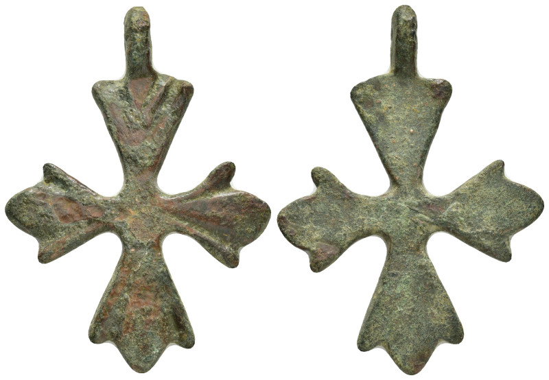 BYZANTINE EMPIRE.Bronze Cross.(8th-10th century).Ae.

Condition : Good very fine...