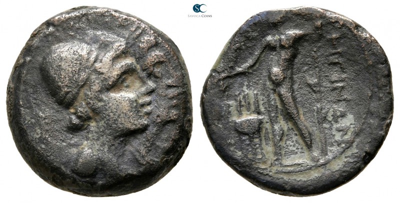Bruttium. Rhegion circa 203-89 BC. 
Quadrans Æ

16mm., 3,93g.



very fin...