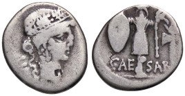 ROMANE IMPERIALI - Giulio Cesare († 44 a.C.) - Denario B. 26; Cr. 452/2 (AG g. 3,41)

Status: MB