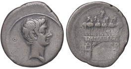 ROMANE IMPERIALI - Augusto (27 a.C.-14 d.C.) - Denario C. 123 (AG g. 3,62) Contromarca al D/

Status: qBB