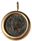 VARIE - Gioielli da antiquariato Orecchino placcato oro 24 kt con replica di moneta, firmato Marcello Fontana, gr. 5,75

Status: Buono