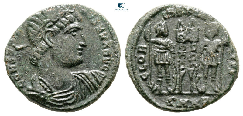 Constantine I the Great AD 306-337. Heraclea
Follis Æ

18 mm, 2,44 g



V...