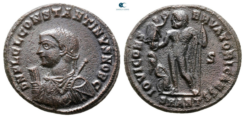 Constantine II, as Caesar AD 317-337. Antioch
Follis Æ

19 mm, 3,36 g



...