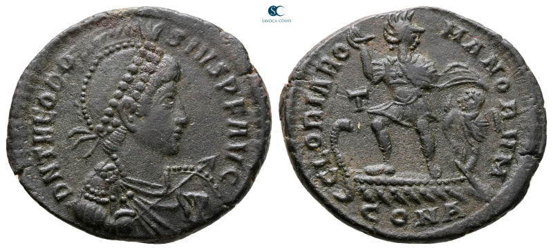 Theodosius I AD 379-395. Constantinople
Follis Æ

24 mm, 4,65 g



Very F...