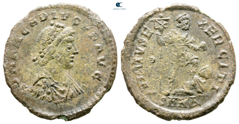 Arcadius AD 383-408. Nicomedia
Follis Æ

23 mm, 3,04 g



Nearly Very Fin...