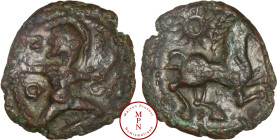 Bellovaques (Région de Beauvais), Bronze au personnage courant à gauche, Cheval à l'astre, Ier siècle avant J.-C., Av. Personnage courant à gauche, de...