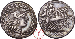 CN. Gellius, Denier, 138 avant J.-C., Av. Dans une couronne, la tête casquée de Rome à droite, un X derrière la tête, Rv. CN GEL / ROMA, Mars et la Vi...