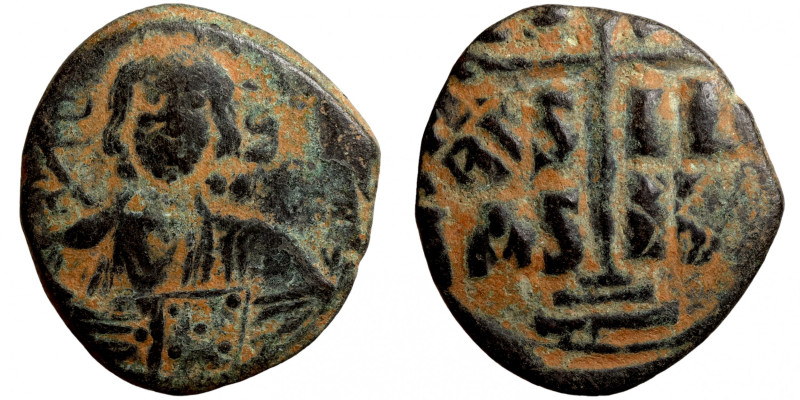 Byzantine bronze coin
26mm 7,55g
Artificial sand patina