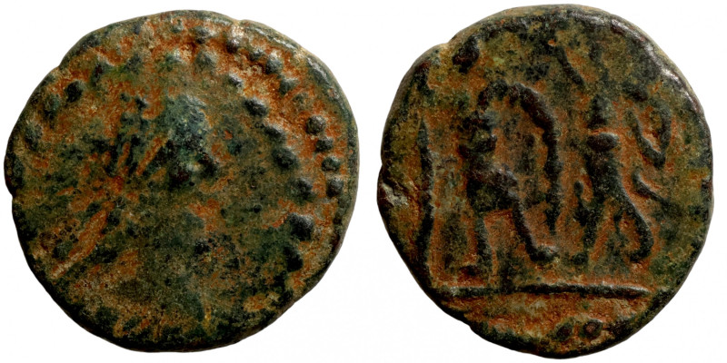 Byzantine bronze coin
15mm 2,23g
Artificial sand patina