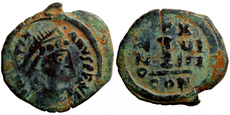 Byzantine bronze coin
23mm 4,35g
Artificial sand patina