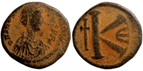 Byzantine bronze coin
18mm 5,53g
Artificial sand patina